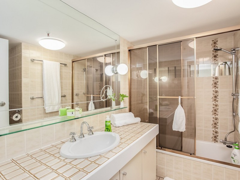 2/45 Hayle Street, Burleigh Heads QLD 4220