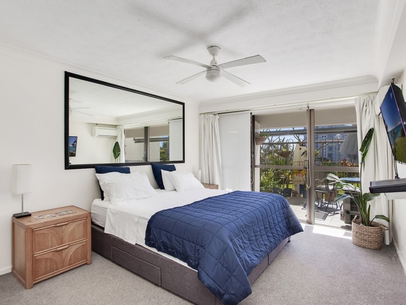 2/45 Hayle Street, Burleigh Heads QLD 4220