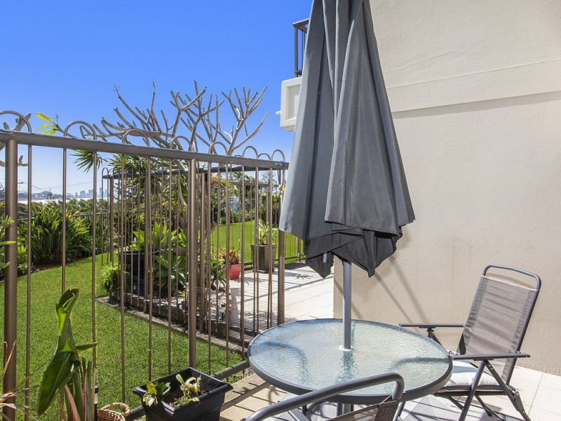 2/45 Hayle Street, Burleigh Heads QLD 4220