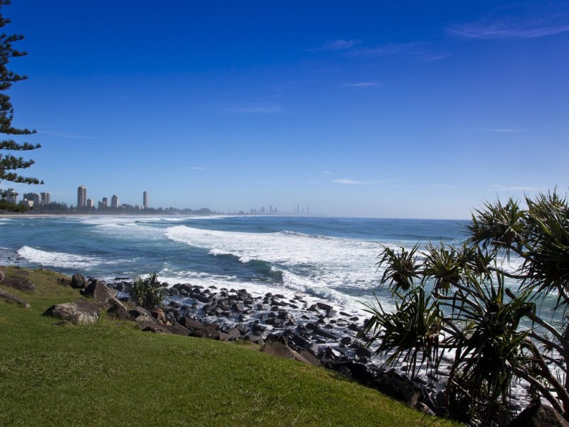 2/45 Hayle Street, Burleigh Heads QLD 4220