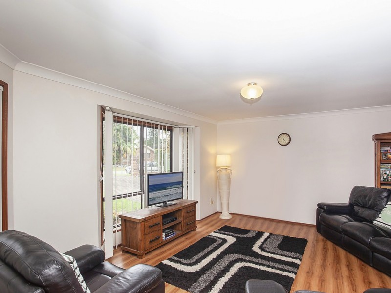 4 Carlton Court, Arundel QLD 4214