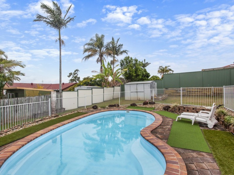 4 Carlton Court, Arundel QLD 4214