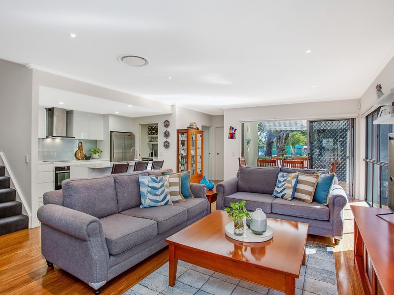 1/12 Nobby Parade, Miami QLD 4220