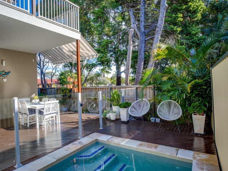 1/12 Nobby Parade, Miami QLD 4220