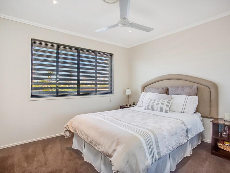 1/12 Nobby Parade, Miami QLD 4220