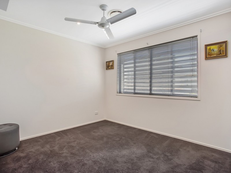 1/12 Nobby Parade, Miami QLD 4220