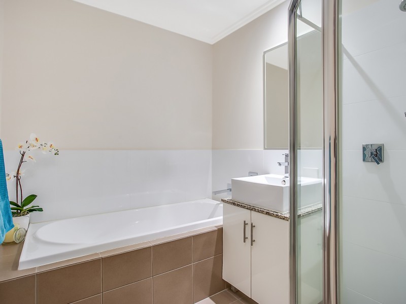 1/12 Nobby Parade, Miami QLD 4220