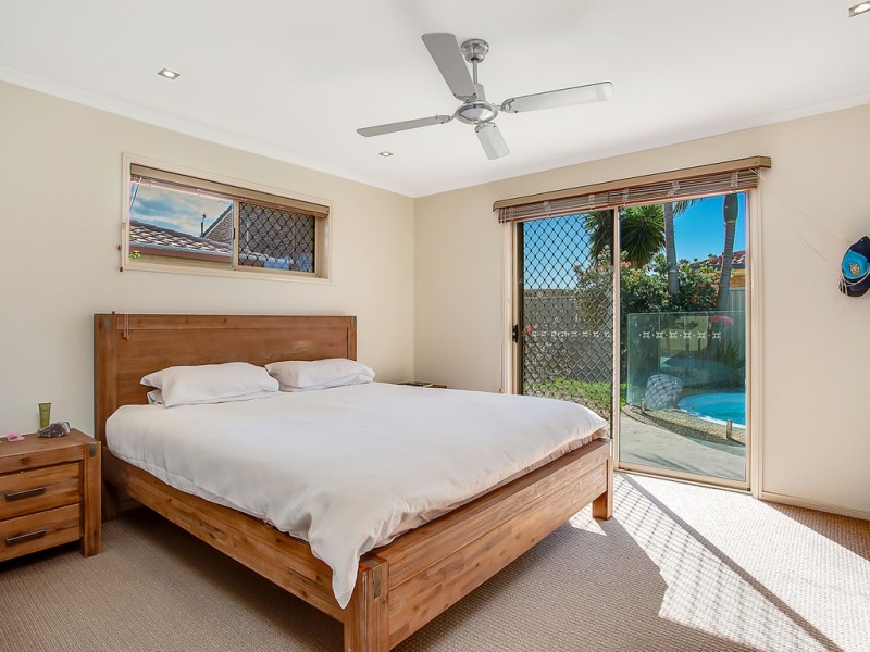 5 Prinia Place, Burleigh Waters QLD 4220