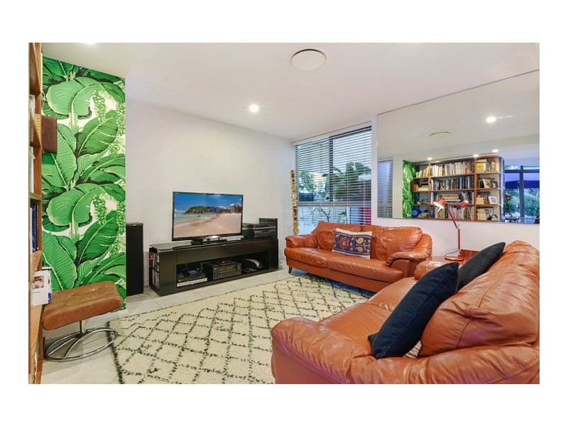 1/78 The Esplanade, Burleigh Heads QLD 4220