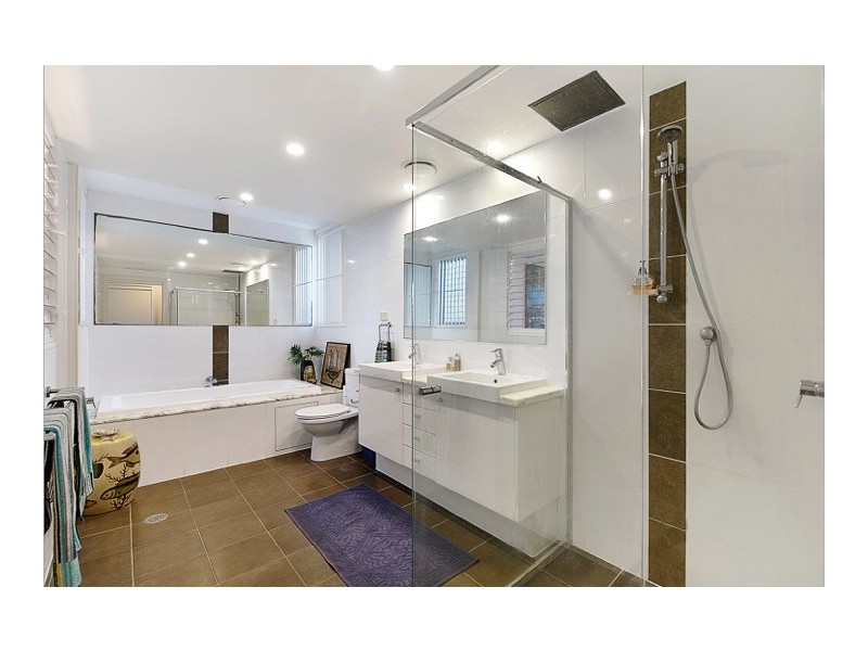 1/78 The Esplanade, Burleigh Heads QLD 4220