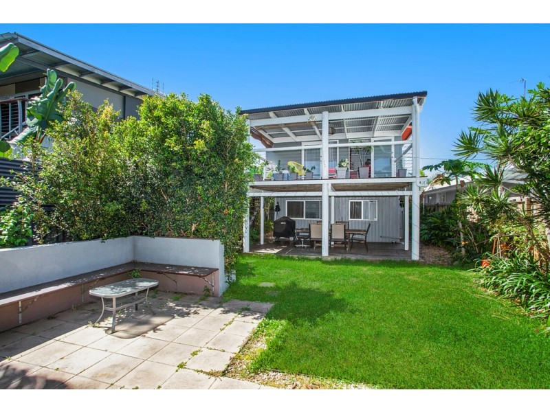 36 Paradise Avenue, Miami QLD 4220