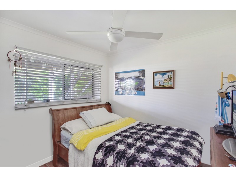 36 Paradise Avenue, Miami QLD 4220