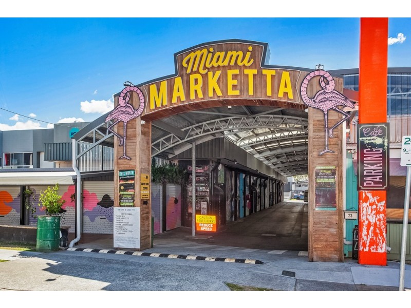 36 Paradise Avenue, Miami QLD 4220