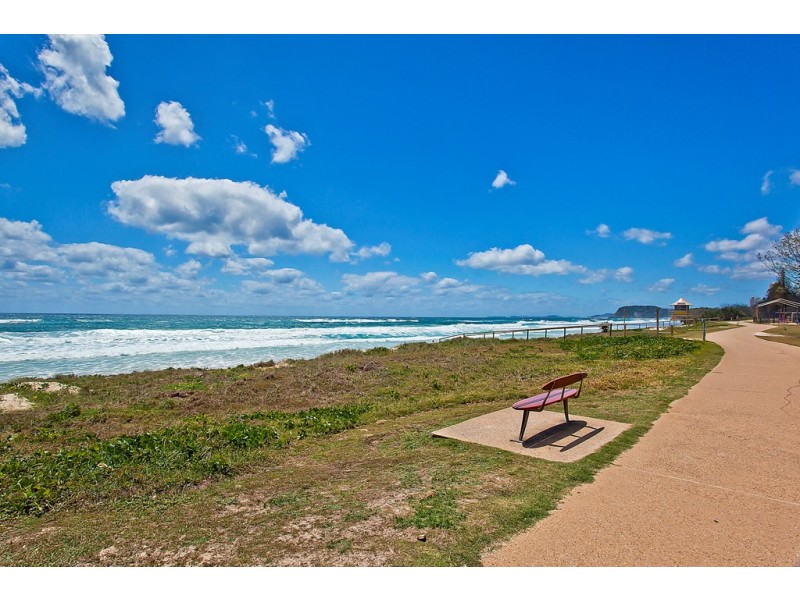 36 Paradise Avenue, Miami QLD 4220