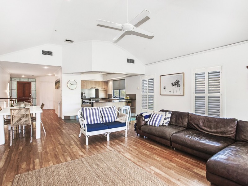 1427 Gold Coast Highway, Palm Beach QLD 4221