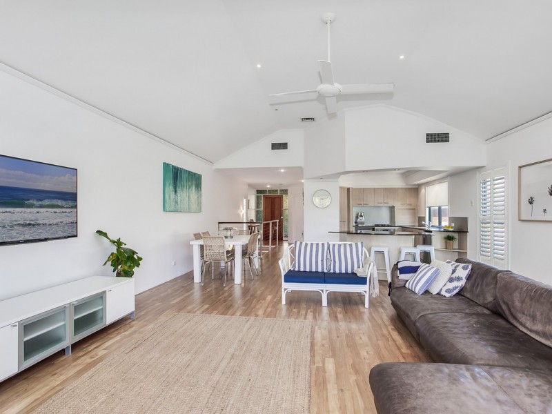 1427 Gold Coast Highway, Palm Beach QLD 4221
