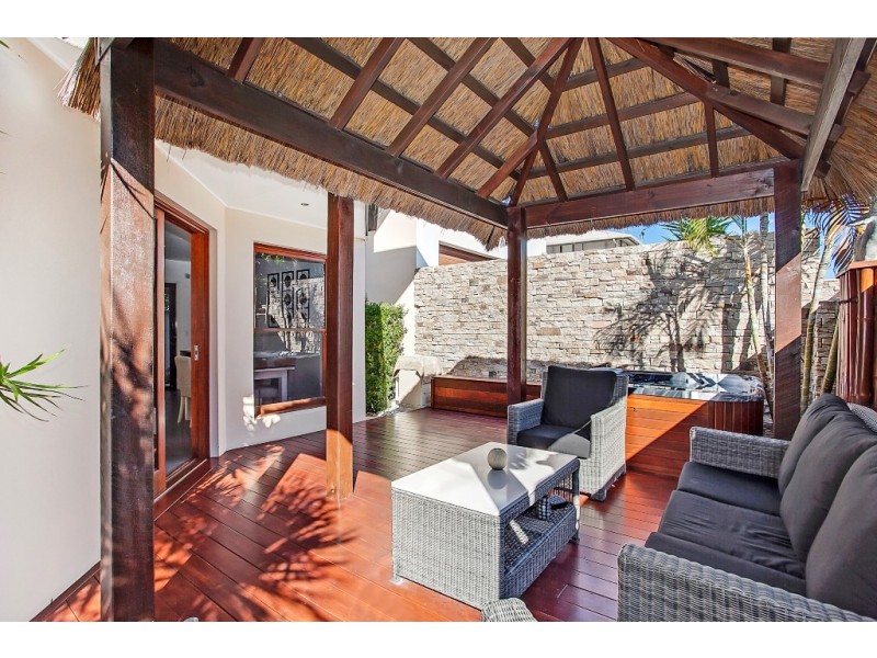 2/2 Cedar Court, Burleigh Heads QLD 4220