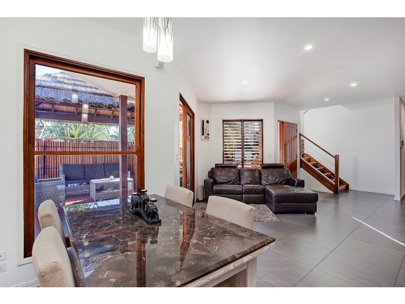 2/2 Cedar Court, Burleigh Heads QLD 4220