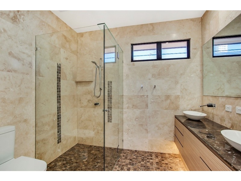 2/2 Cedar Court, Burleigh Heads QLD 4220