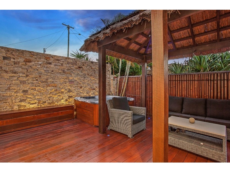 2/2 Cedar Court, Burleigh Heads QLD 4220