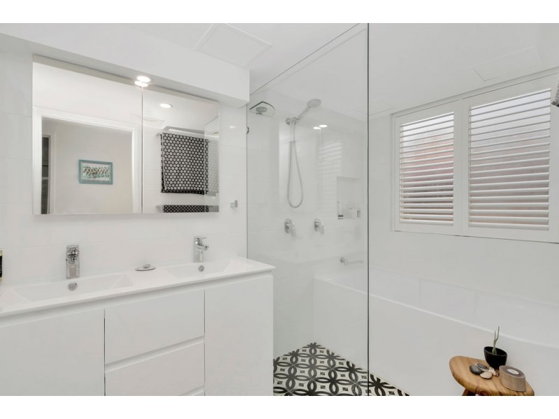 1/16 Burleigh Street, Burleigh Heads QLD 4220