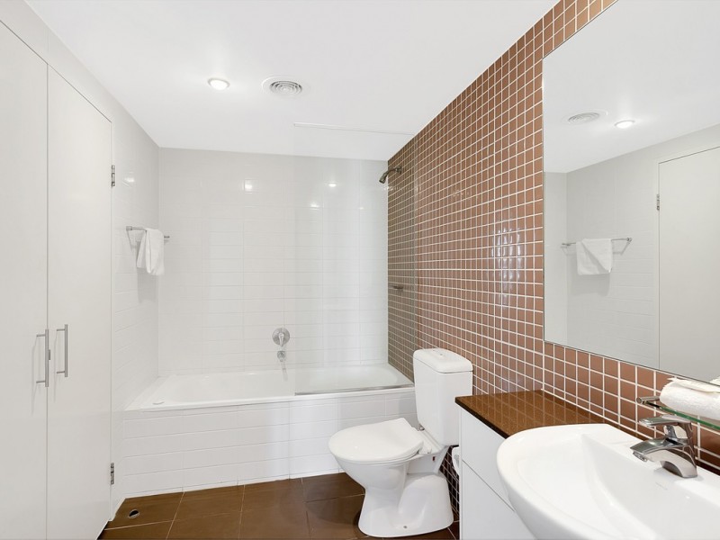 1134/1 Ocean Street, Burleigh Heads QLD 4220