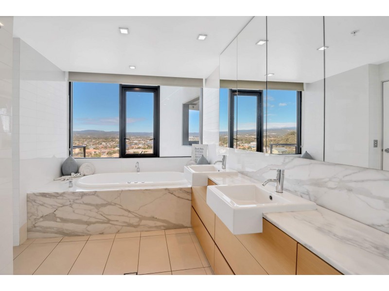 2131/2 The Esplanade, Burleigh Heads QLD 4220