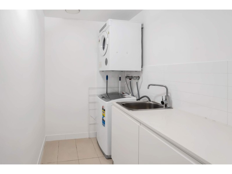 2131/2 The Esplanade, Burleigh Heads QLD 4220