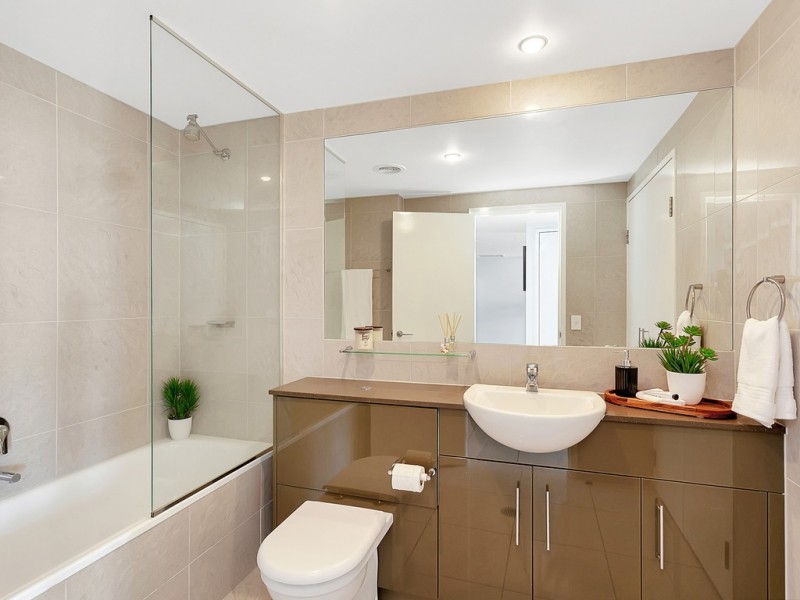 2061/1 Ocean Street, Burleigh Heads QLD 4220