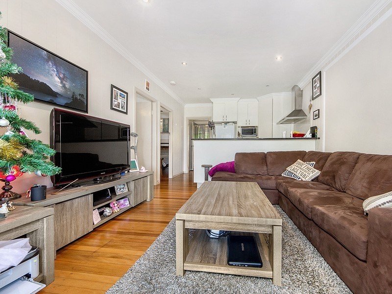 70 Hill Avenue, Burleigh Heads QLD 4220