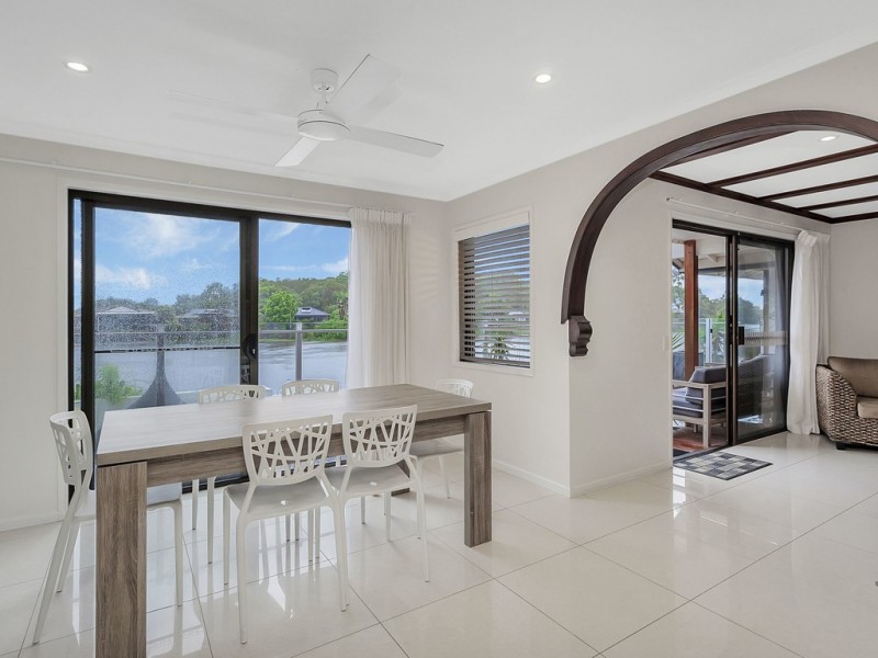 6 Penguin Parade, Burleigh Waters QLD 4220