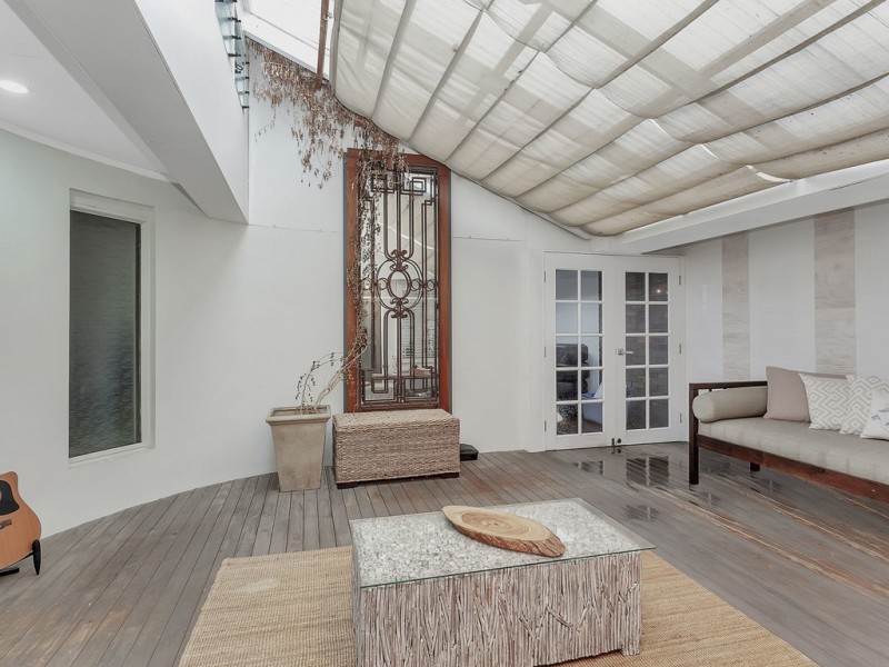 6 Penguin Parade, Burleigh Waters QLD 4220