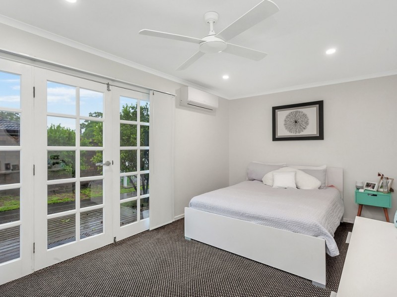 6 Penguin Parade, Burleigh Waters QLD 4220
