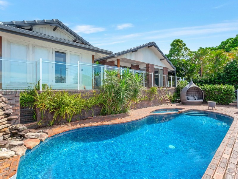 6 Penguin Parade, Burleigh Waters QLD 4220