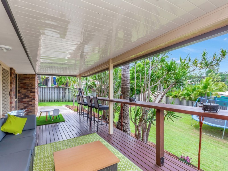 6 Saipan Way, Pacific Pines QLD 4211