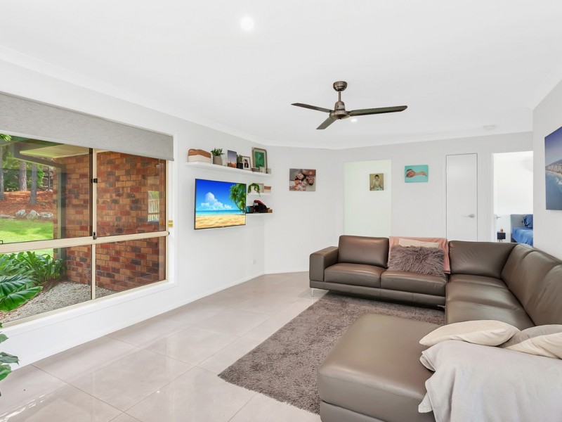 6 Saipan Way, Pacific Pines QLD 4211