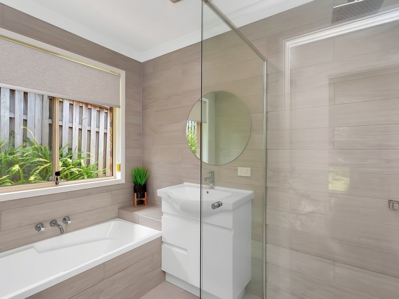 6 Saipan Way, Pacific Pines QLD 4211