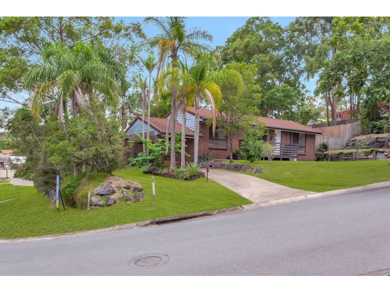 2 Beau Court, Highland Park QLD 4211