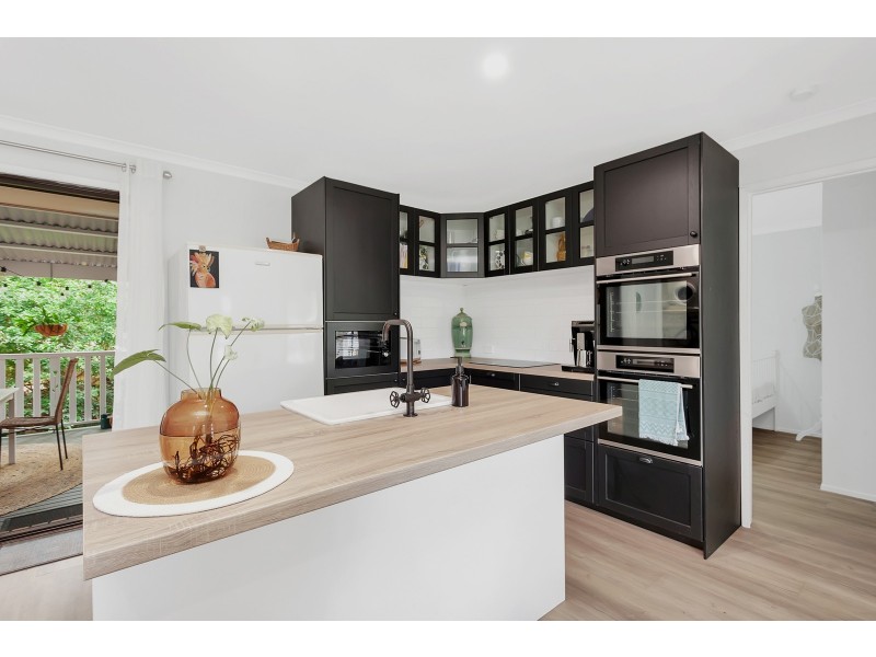 2 Beau Court, Highland Park QLD 4211