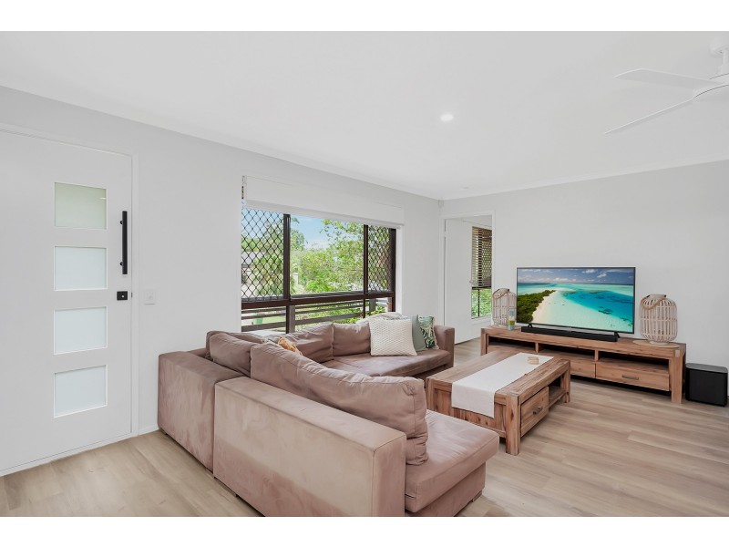 2 Beau Court, Highland Park QLD 4211