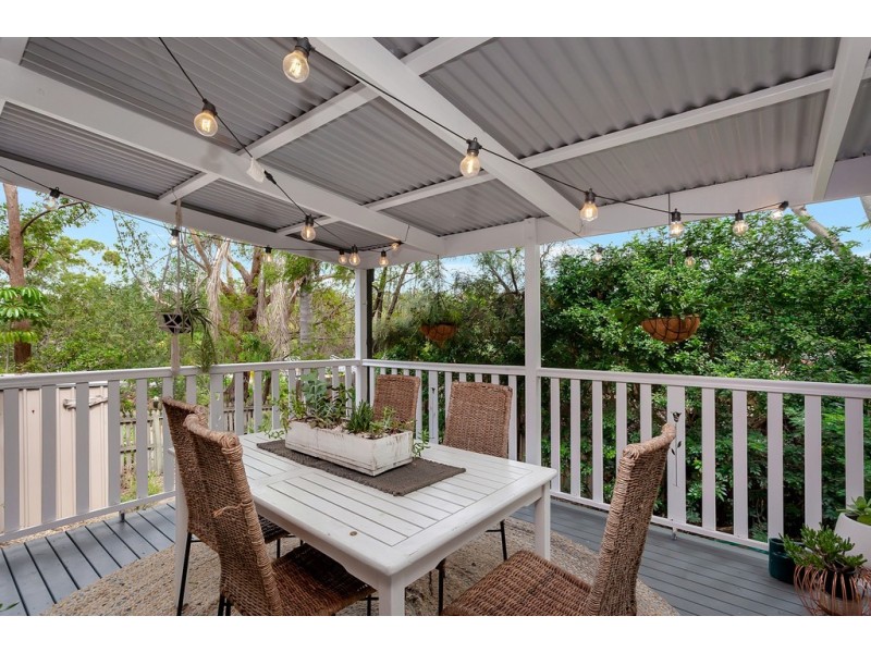 2 Beau Court, Highland Park QLD 4211