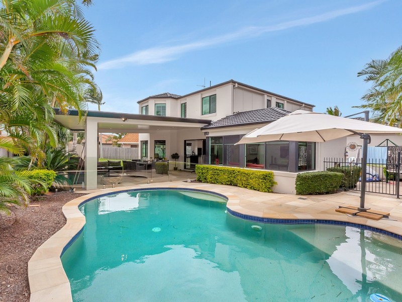 15 Fulmar Place, Burleigh Waters QLD 4220