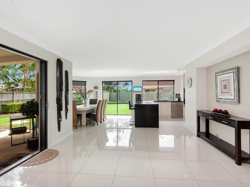 15 Fulmar Place, Burleigh Waters QLD 4220