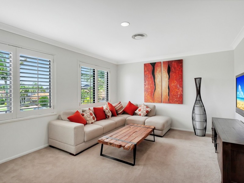 15 Fulmar Place, Burleigh Waters QLD 4220