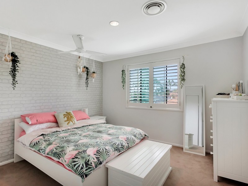 15 Fulmar Place, Burleigh Waters QLD 4220