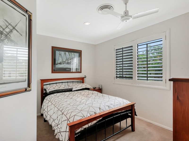 15 Fulmar Place, Burleigh Waters QLD 4220