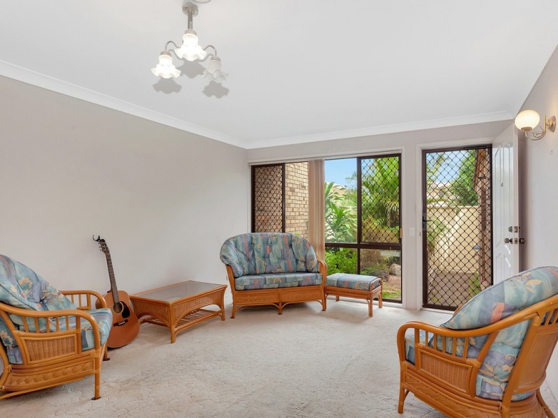 2/3 Cotinga Crescent, Burleigh Waters QLD 4220