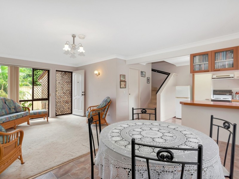 2/3 Cotinga Crescent, Burleigh Waters QLD 4220