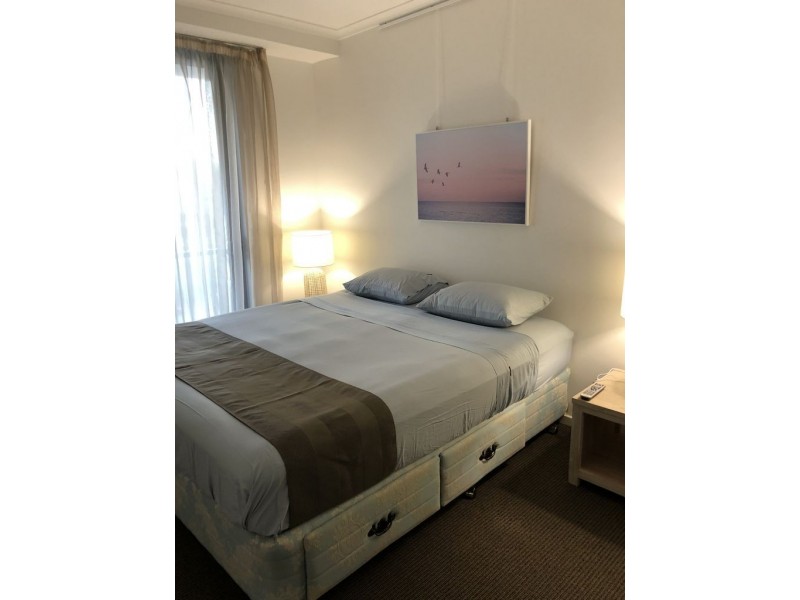 1043/1 Ocean Street, Burleigh Heads QLD 4220