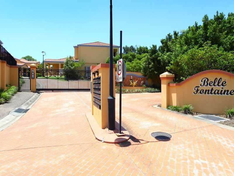 4/2 Concord Circuit, Robina QLD 4226